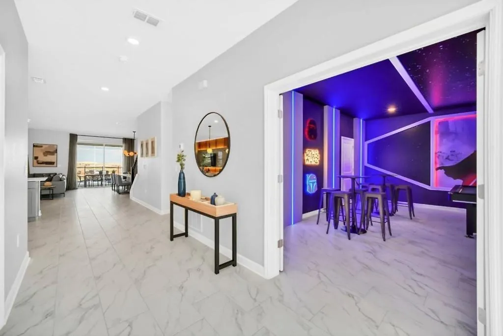 9 Bed Home With Theme Bedrooms Game Room,Pool Spa Villa Davenport 0*,