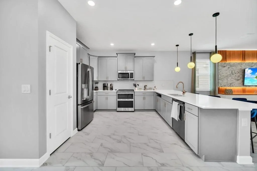 9 Bed Home With Theme Bedrooms Game Room,Pool Spa Villa Davenport United States
