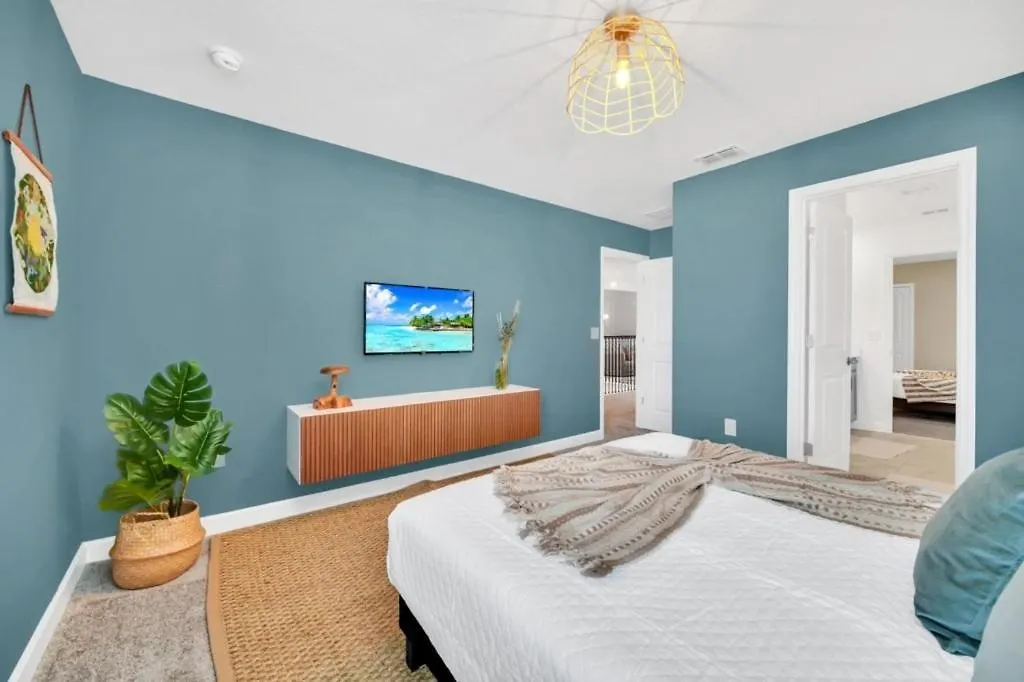 9 Bed Home With Theme Bedrooms Game Room,Pool Spa Villa Davenport