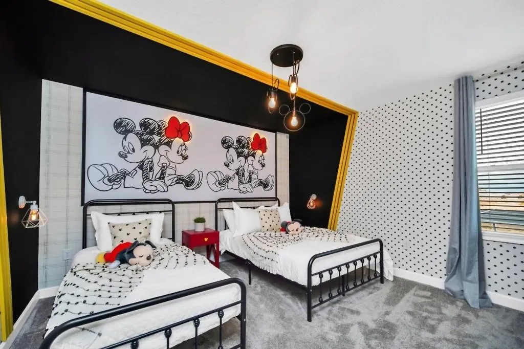 9 Bed Home With Theme Bedrooms Game Room,Pool Spa Villa Davenport