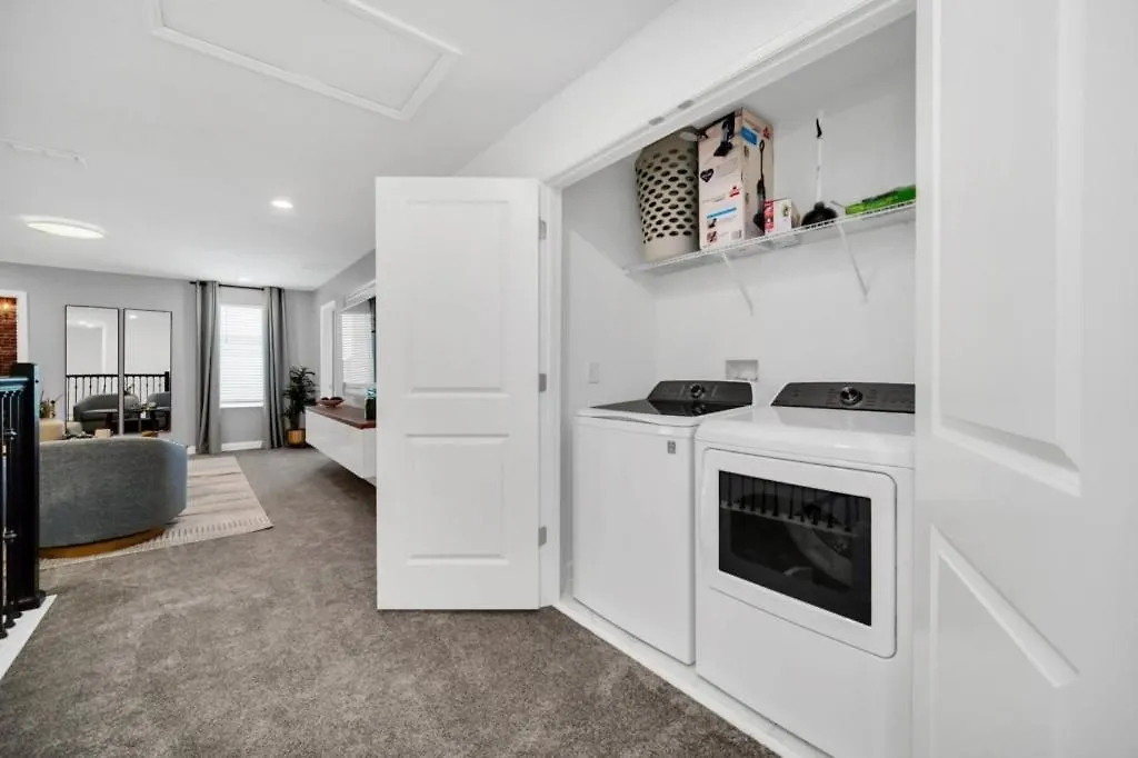 9 Bed Home With Theme Bedrooms Game Room,Pool Spa Villa Davenport